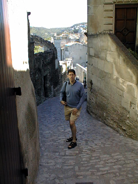 f25_Les_Baux.jpg 159.5K