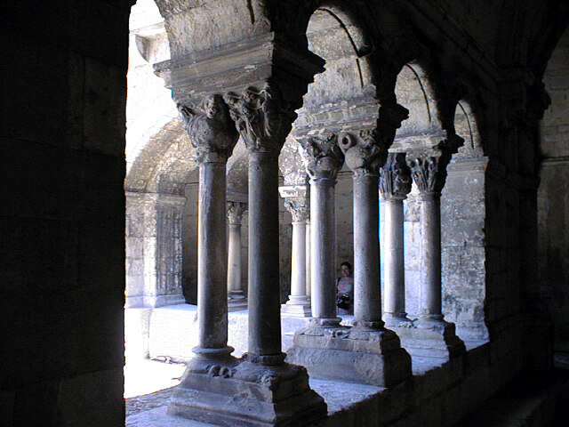 f28_Abbaye_du_Montmajour.jpg 143.4K