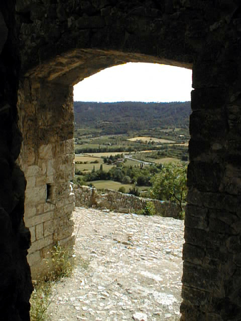 f56_Moustiers_Sainte_Marie.jpg 162.0K