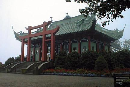 MarbleHouse02.jpg (46688 bytes)
