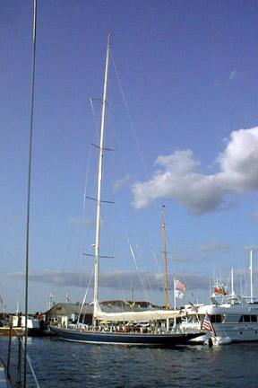 onboat07.jpg (36587 bytes)